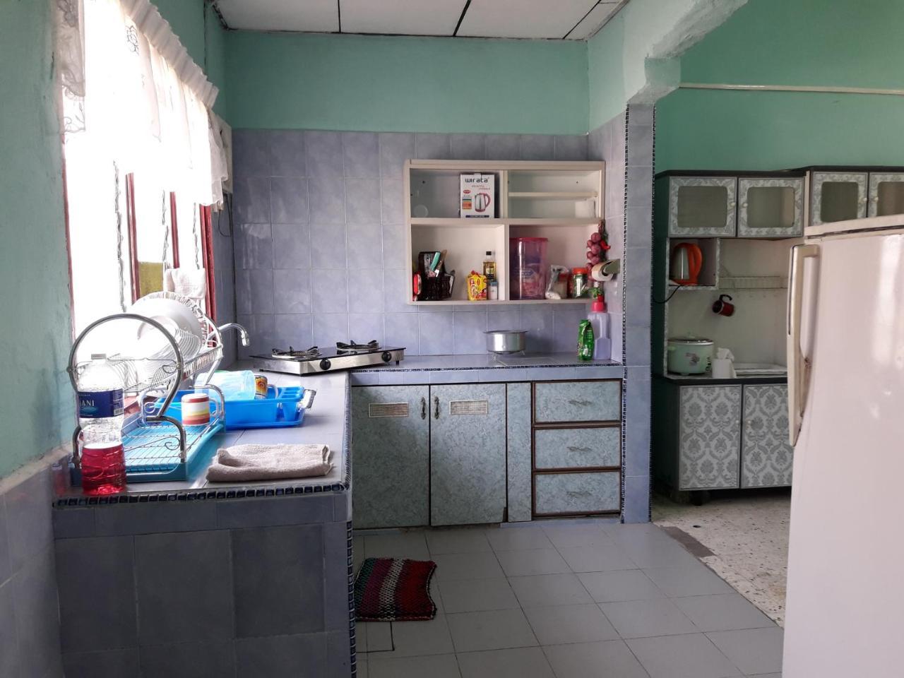 Homestay Ustaz Тайпинг Экстерьер фото